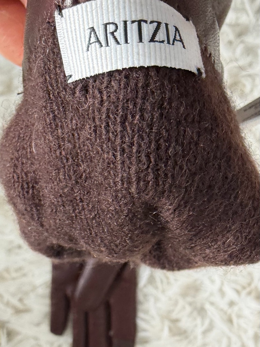 Aritzia Renown Leather Gloves - Picture 8 of 9